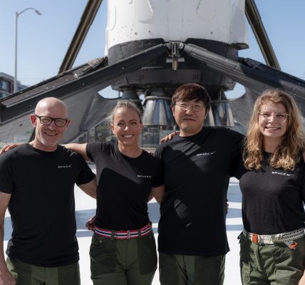 SpaceX公布首个载人极地太空飞行任务，参与者包括F2pool创始人王纯（Wang Chun）等缩略图